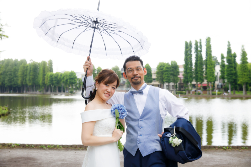 水辺にて涼しげに撮影を