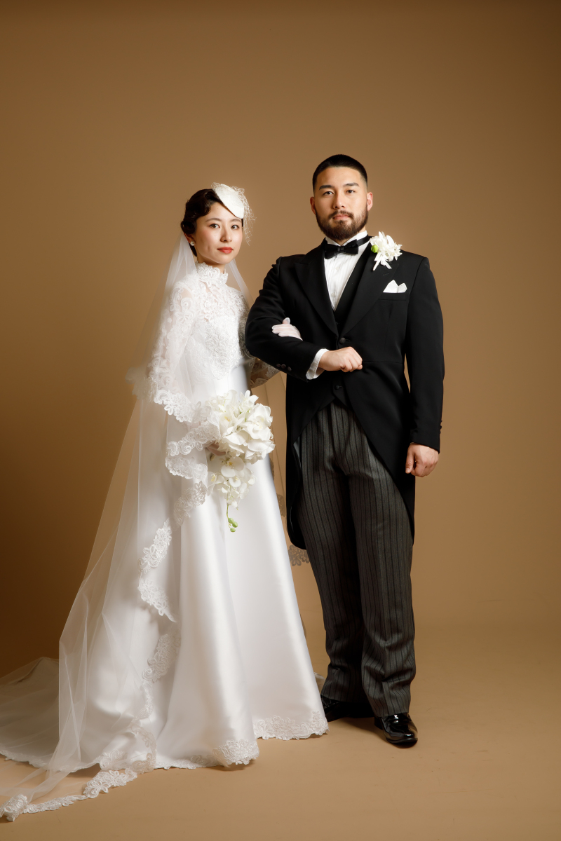 お父さんやお母さんと同じように結婚記念写真を撮る