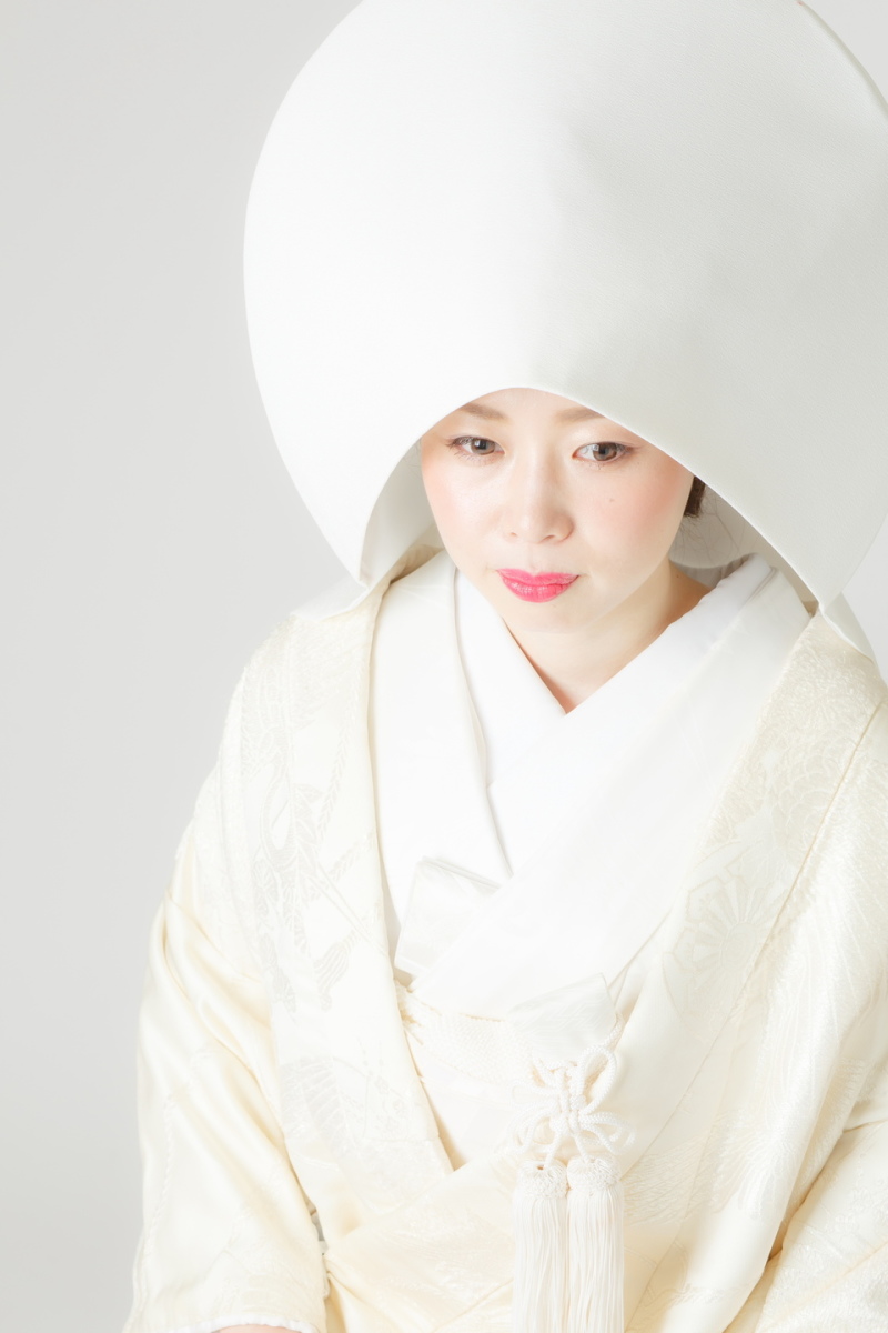 メイクも白無垢用に変えて