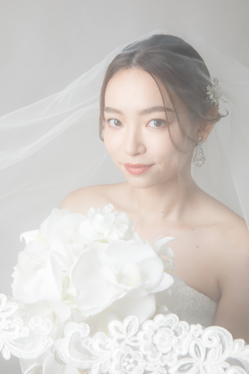 ロングベール越しのショットも素敵!