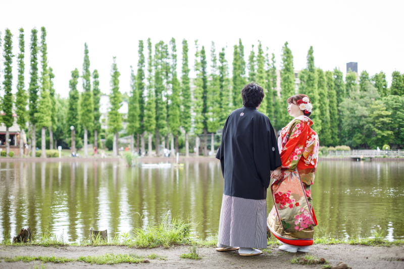 水面に古代ヒノキが映り幻想的!