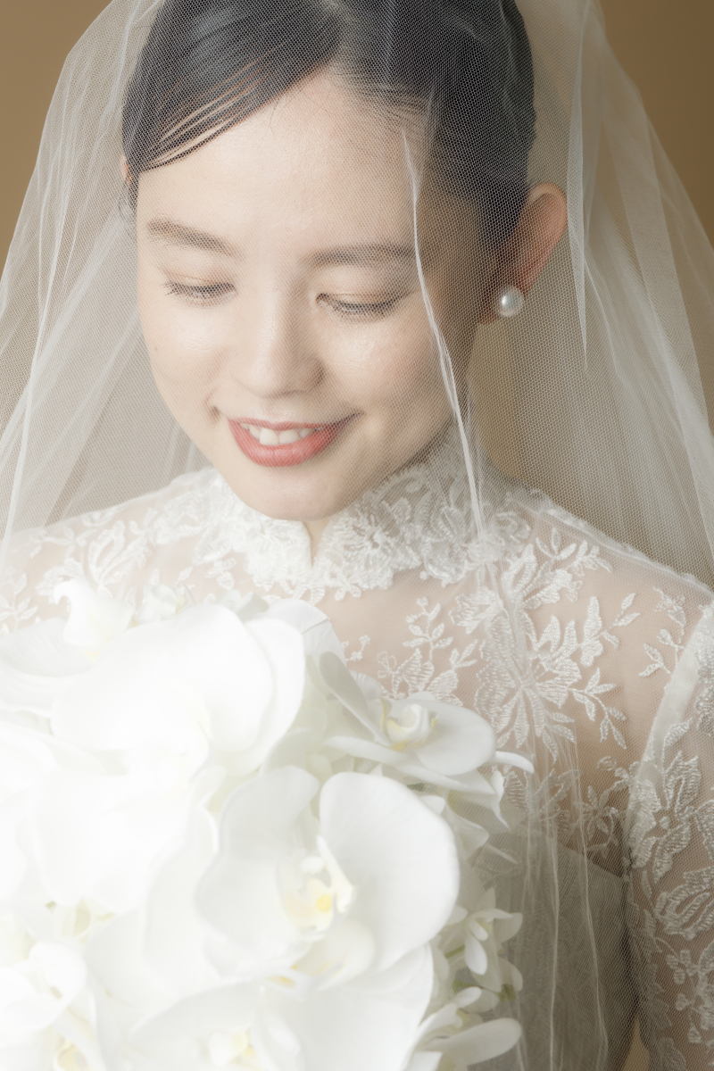 ベール越しのショットは、人気の１枚