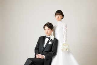 白、カラーともに１００以上のドレスが全て同じ料金