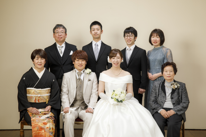 集合写真はの際のご家族衣装やヘアメイクも可能