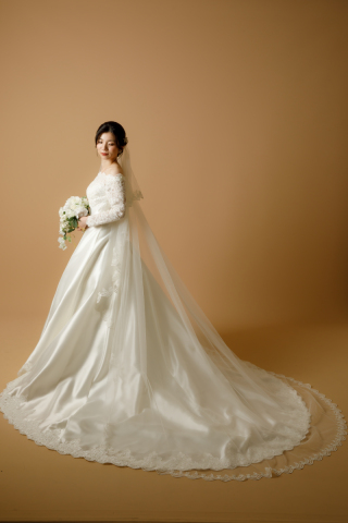 ドレス屋さんの写真館　フォトスタジオカインド_洋装スタジオ撮影