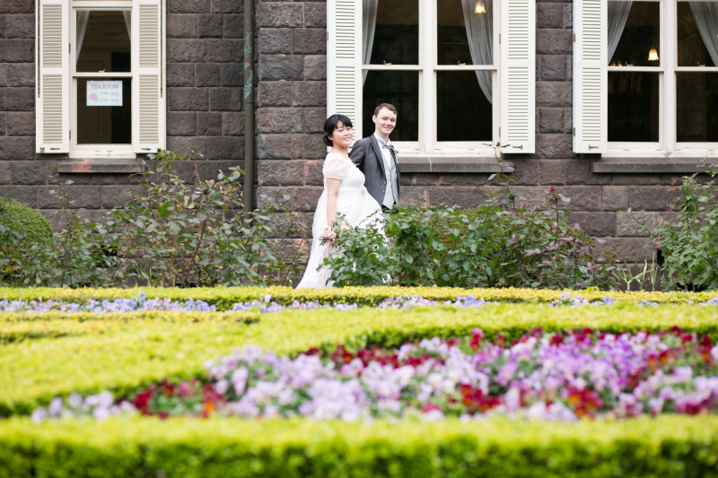 ドレス屋さんの写真館 フォトスタジオカインド_庭園で撮影できる