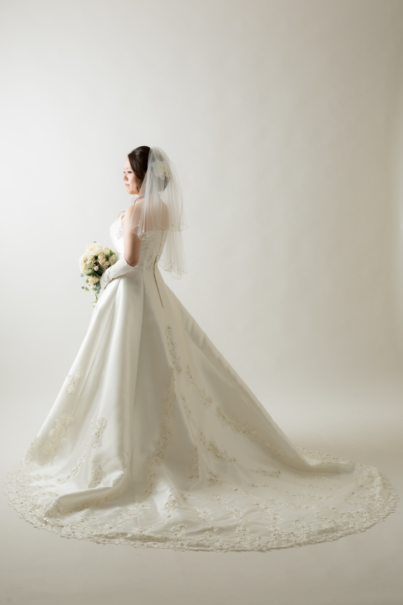 ドレス屋さんの写真館 フォトスタジオカインド_衣装の試着ができる