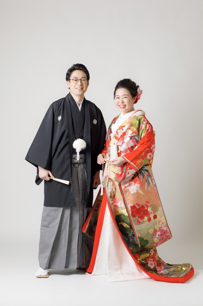 彩りプラン(和装)白無垢と色打掛の撮影 和装によるアップグレードシステム無し 100カット以上撮影3面アルバム5カットデータ付き