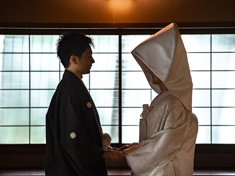 綿帽子をかぶって