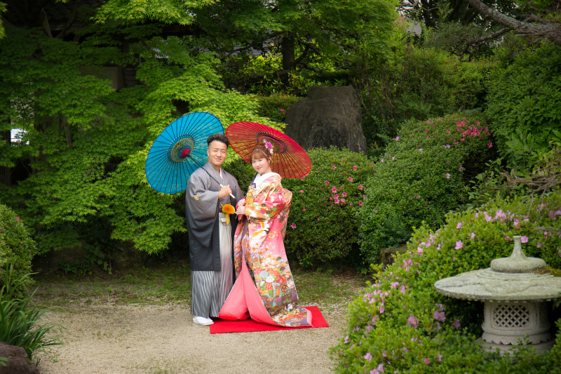 和傘を持って…