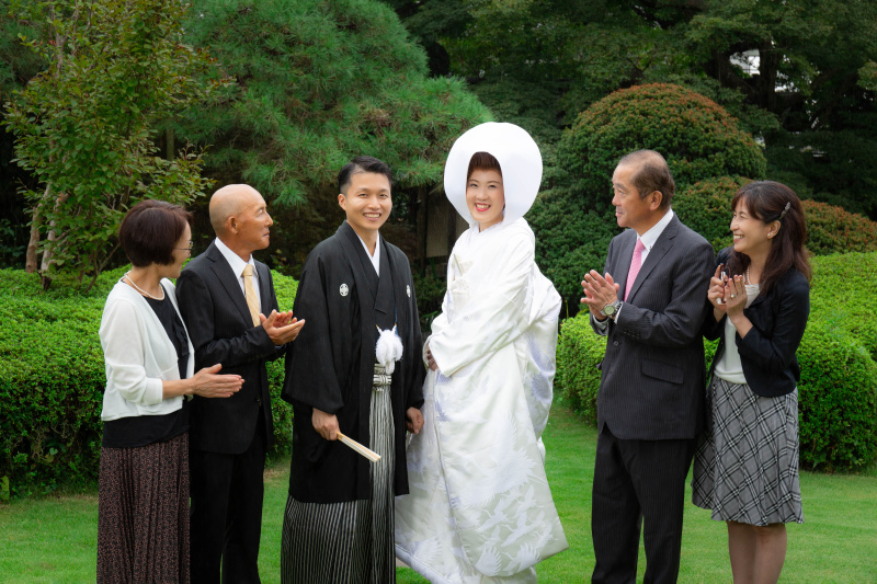 ご家族の祝福を受けて笑顔溢れる和洋ウエディング撮影♪