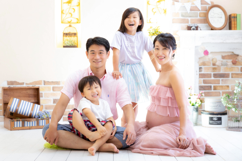家族みんなが待ち遠しい！笑顔満開のマタニティフォト♪