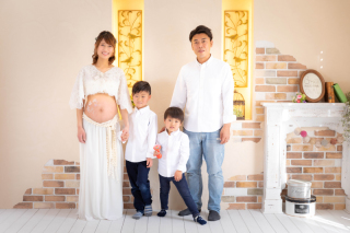 家族みんなで新しい家族を祝福♪マタニティフォト