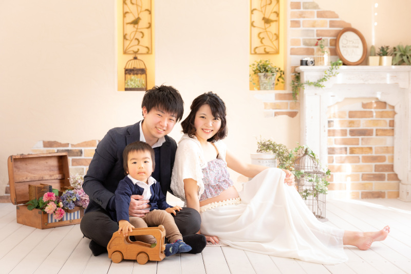 【マタニティフォトプラン】マタニティ衣装・ヘアーセット付  5カットアルバム+データCD30カット