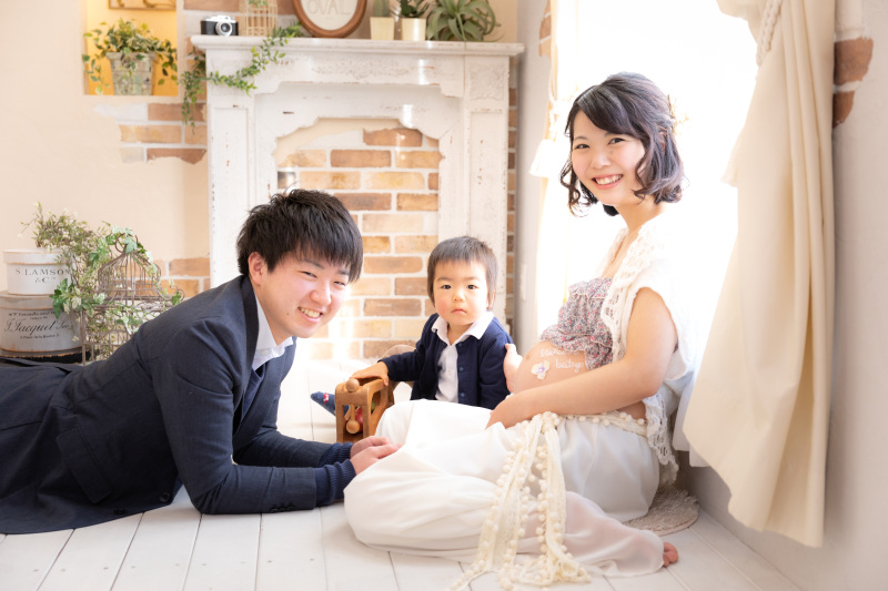 【マタニティフォトプラン】マタニティ衣装・ヘアーセット付  5カットアルバム+データCD30カット