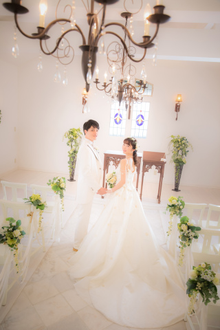 和装＆洋装【四季を感じる本格日本庭園・チャペル】和装は【本格日本庭園】洋装は【チャペル】で移動なしで楽◇データ90カットプラン