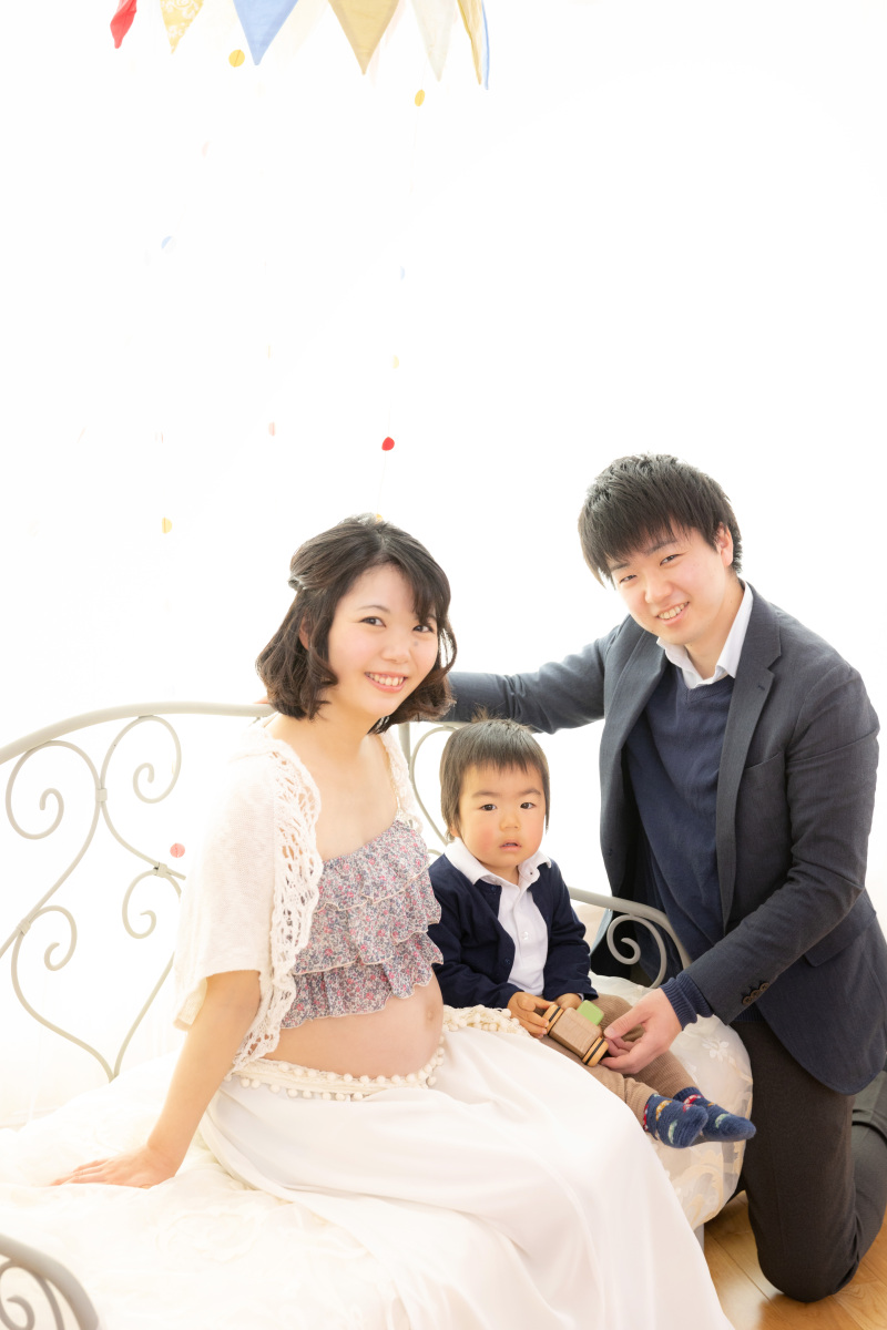 【マタニティフォトプラン】マタニティ衣装・ヘアーセット付  5カットアルバム+データCD30カット