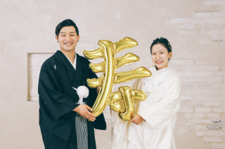 沢山の小物にかこまれて