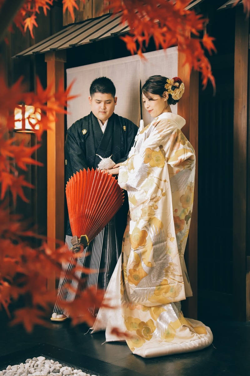 紅葉にかこまれて