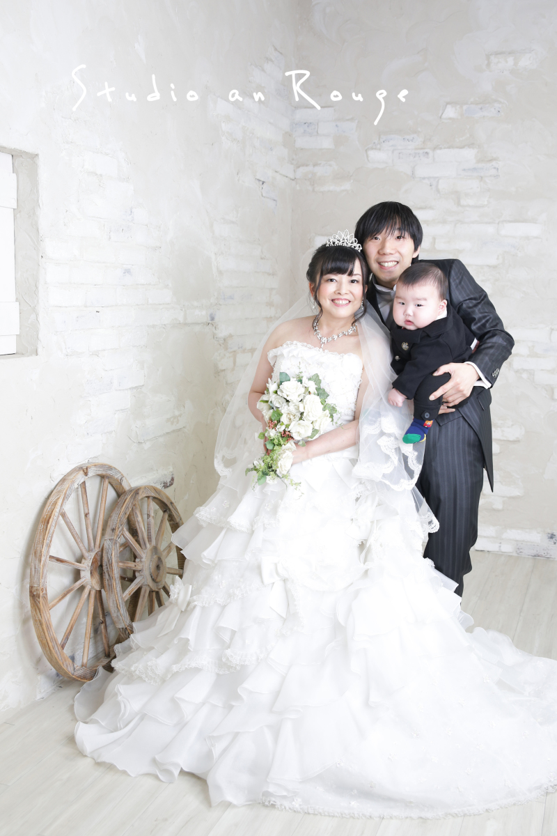 ぎゅぎゅっと集まって家族写真♪