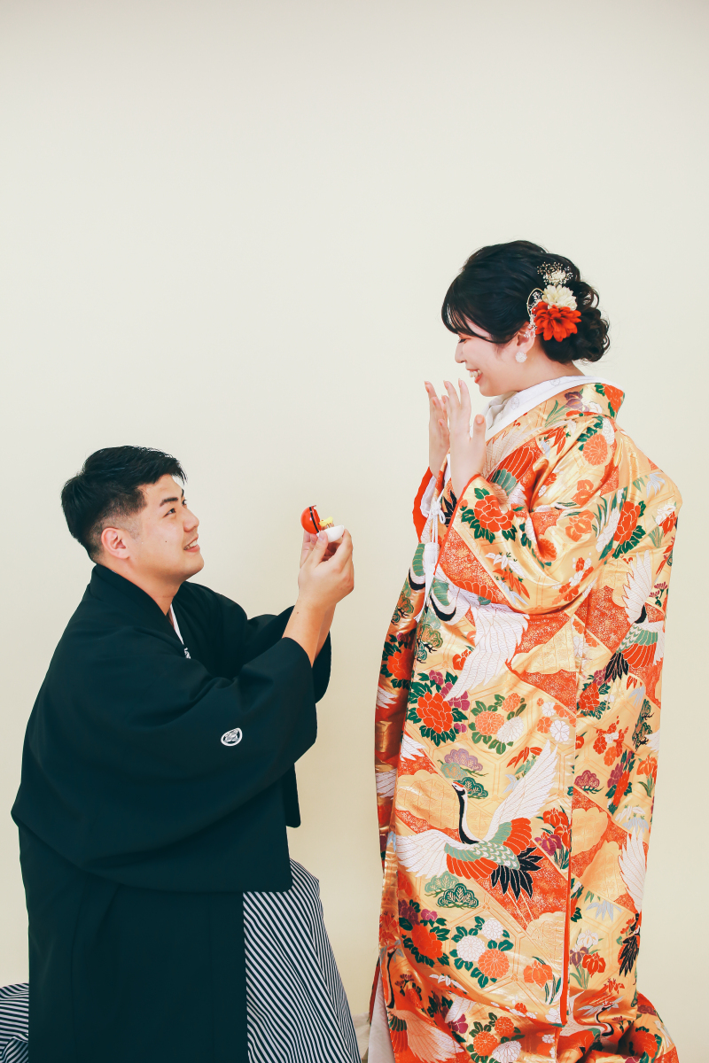 プロポーズ!?手に持っているのは、、