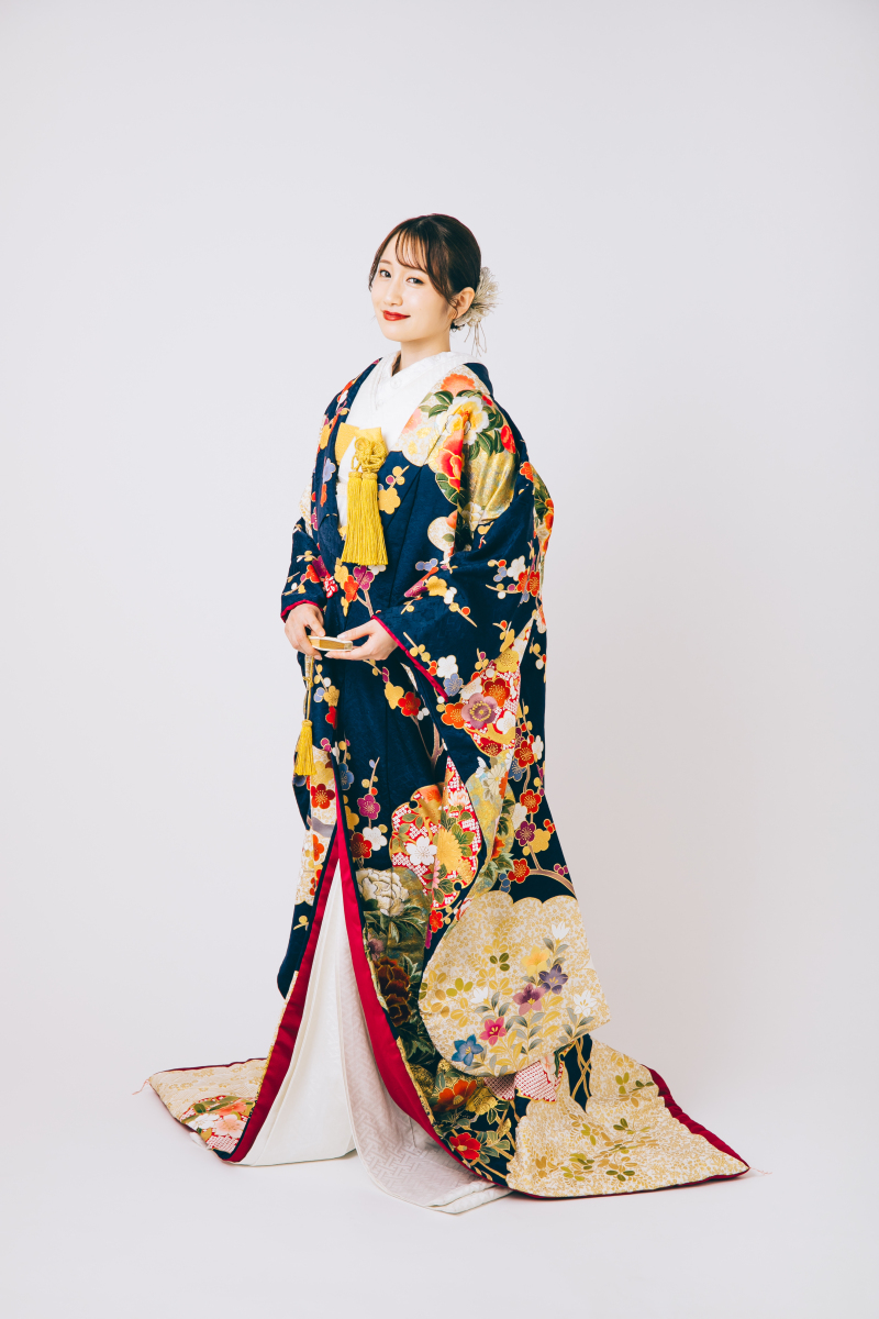 スタジオアンルージュなんばOCAT店_色打掛・着物が豊富