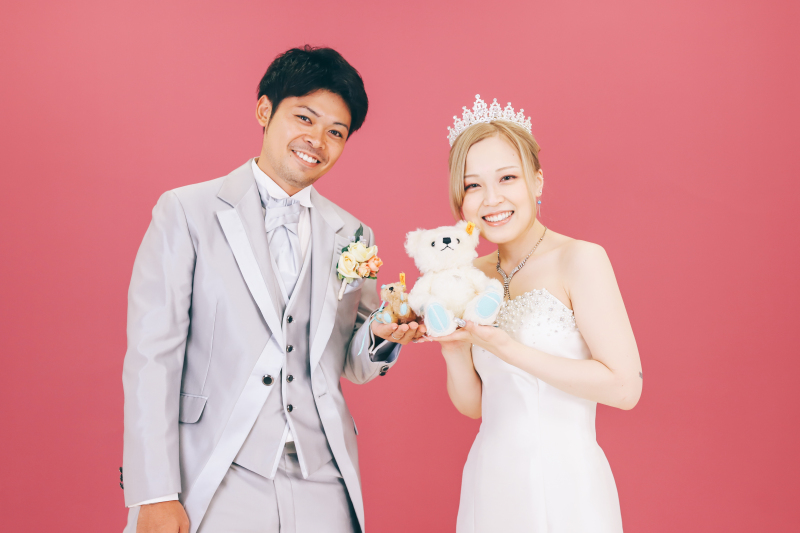 お２人の思い出のぬいぐるみと一緒に撮影しました！