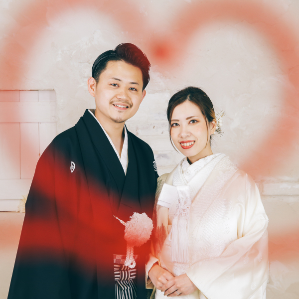 最初は緊張されていたお2人でしたが、お話しながら撮影を進めるうちに緊張がほぐれて自然な笑顔のお2人を撮影させて頂きました。