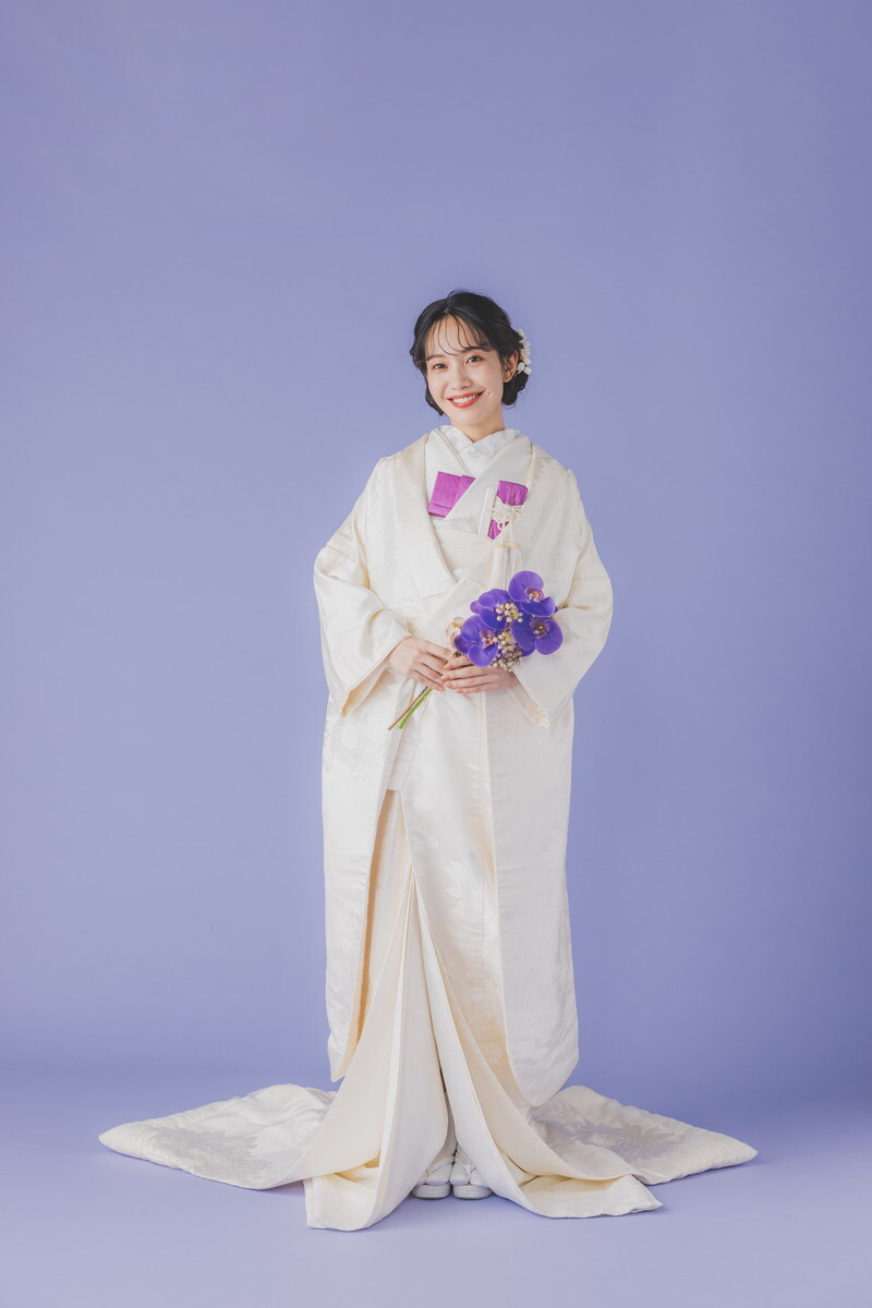 洋装&和装スタジオフォトアルバムプラン|データ11カット&8Pアルバム付き