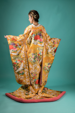 R117-黄色 鶴と四季花