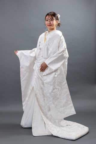 白無垢・豪華刺繍・ピンクラメ入り