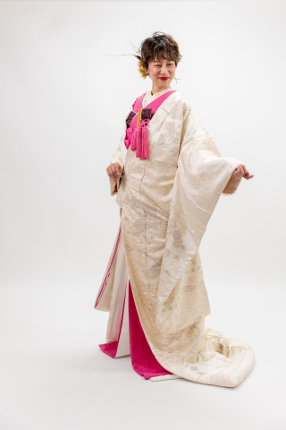 色掛下付き白無垢　濃いピンク