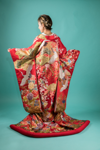 R104-赤地 梅と四季花に鶴