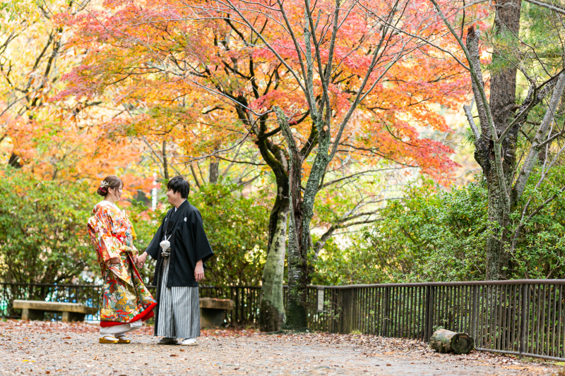 お二人で手をつないで