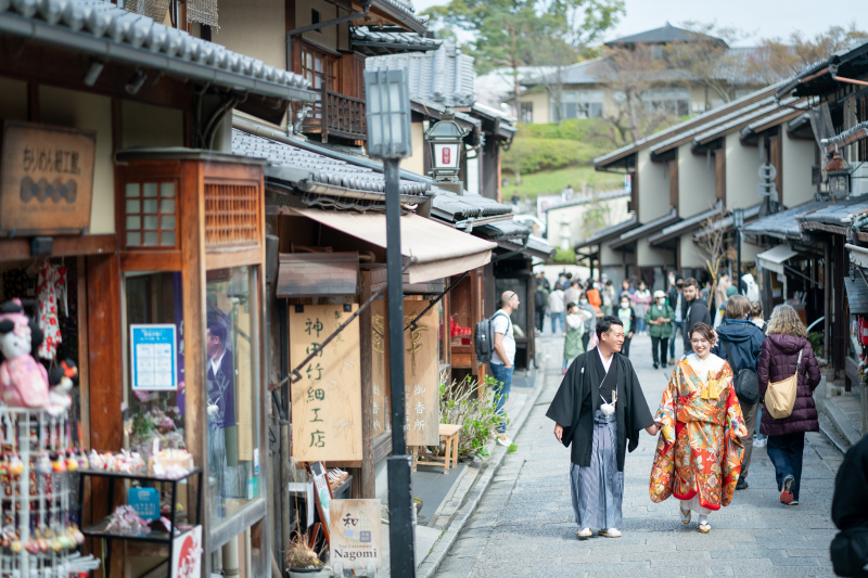 にぎやかな通り