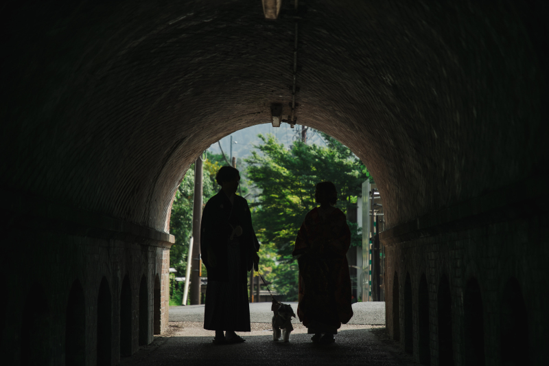 トンネルを抜けると