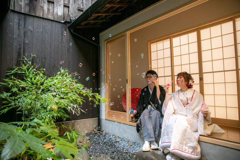 あざらし和室の坪庭にて