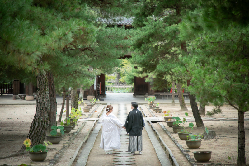 萬福寺の境内で