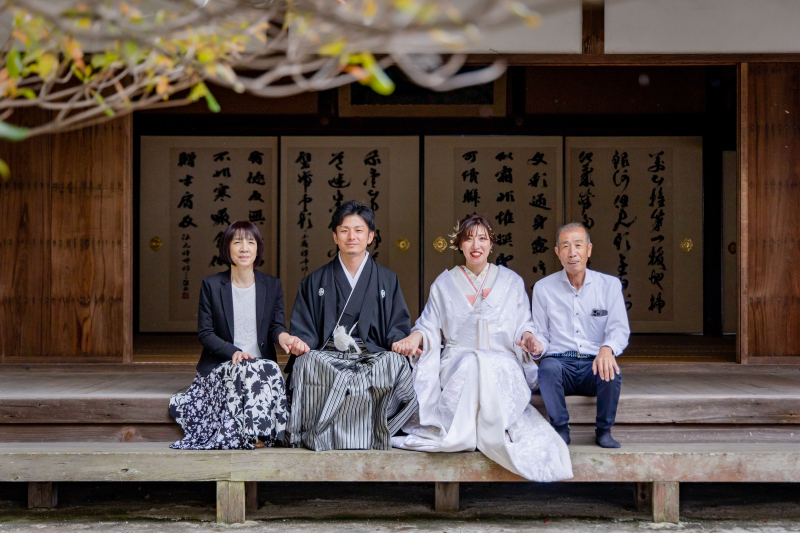 みんなで手をつないで