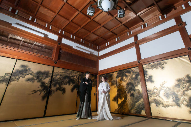 襖絵の美しいお寺でのロケーション撮影