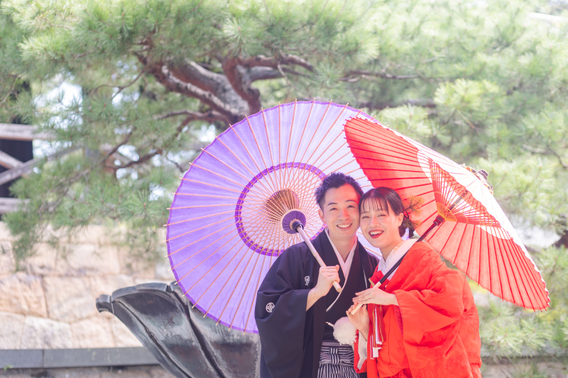 赤無垢と緑の打掛