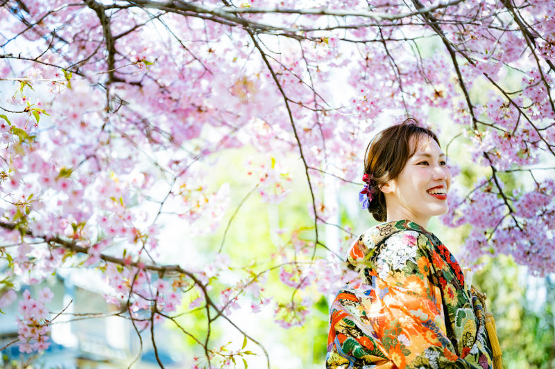 桜の中で