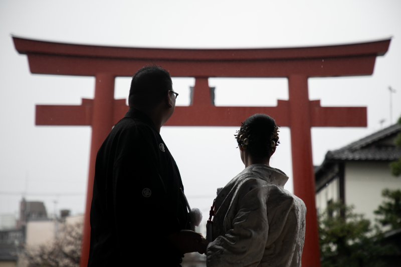 見つめる先には