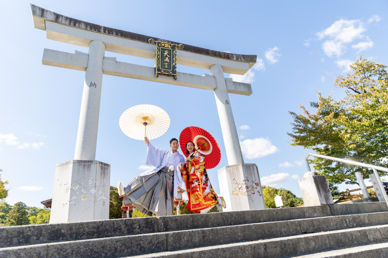 青空をバックに