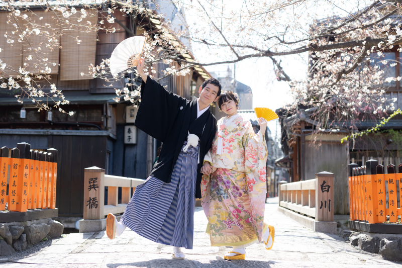 片足上げてポーズ