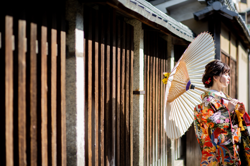 夕方の陽射しの中で