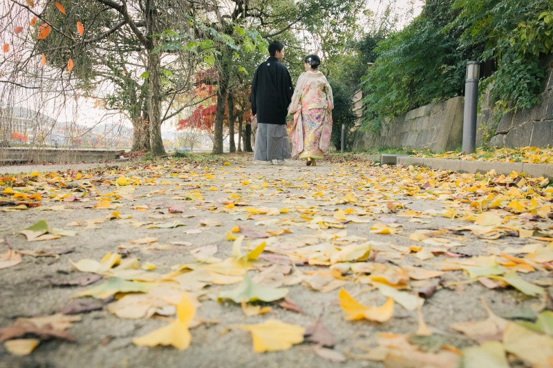 色打掛に掛け替えて鴨川ロケ