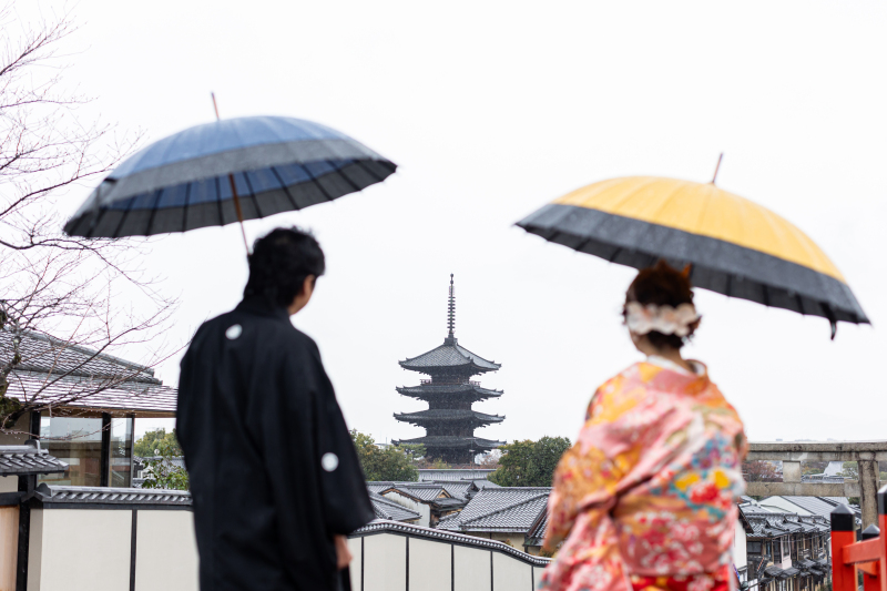 見つめる先には