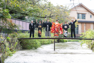 みんなで万歳！