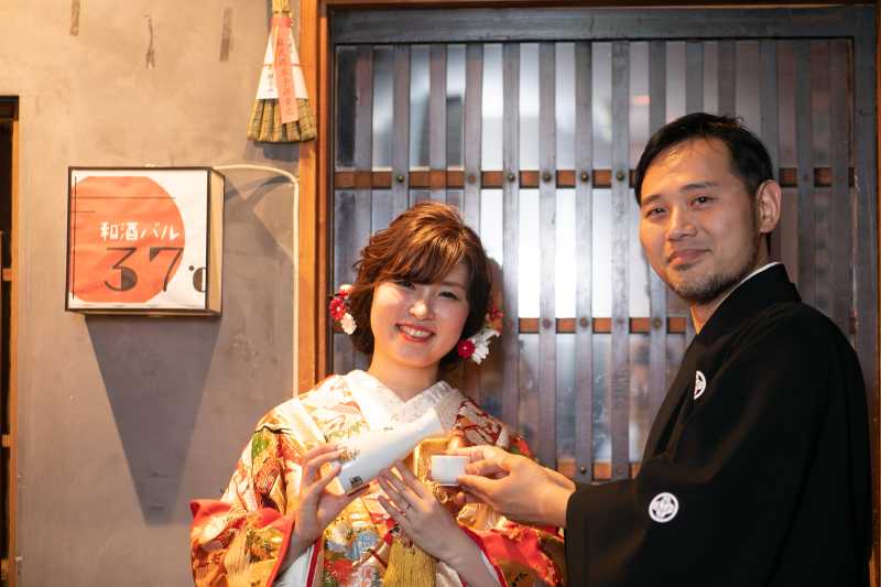 新郎様の経営しているバーで